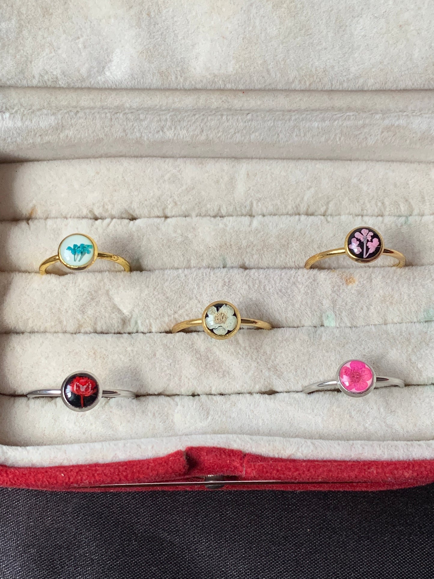 Tiny Eternal Floral Ring