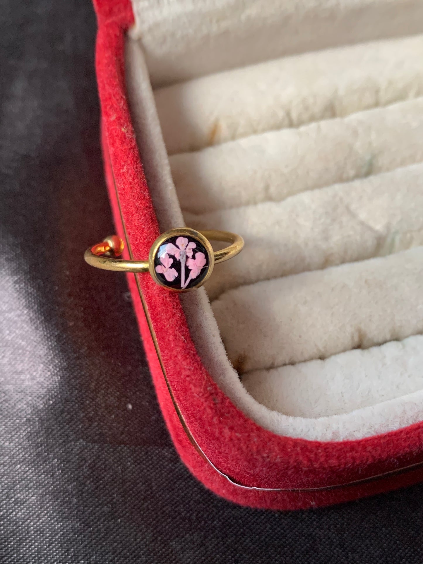 Tiny Eternal Floral Ring