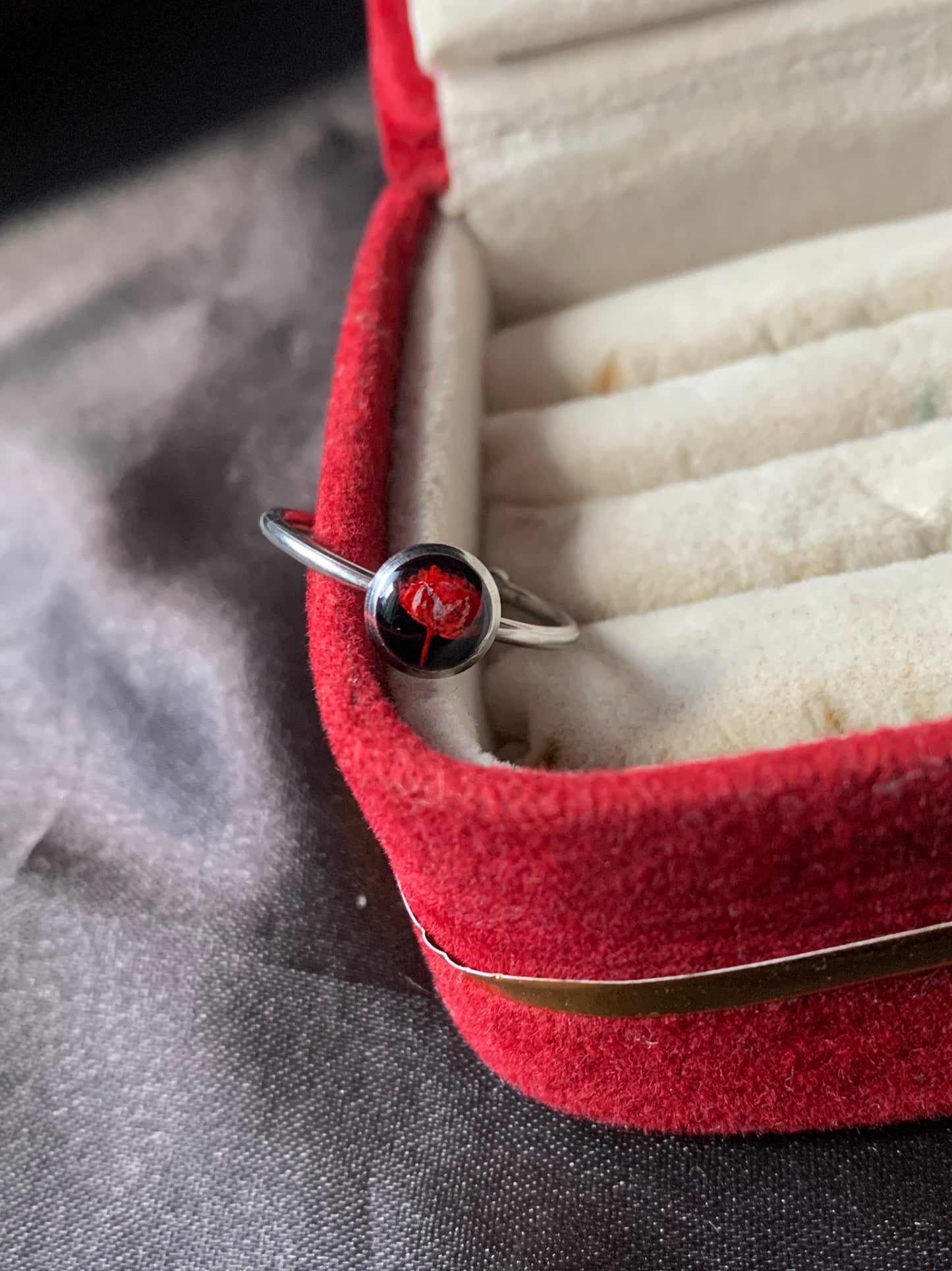 Tiny Eternal Floral Ring